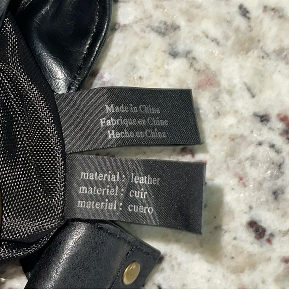 Vintage Kenneth Cole Reaction Black Leather Bag Brass Hardware Purse Tote Retro - Picture 8 of 14